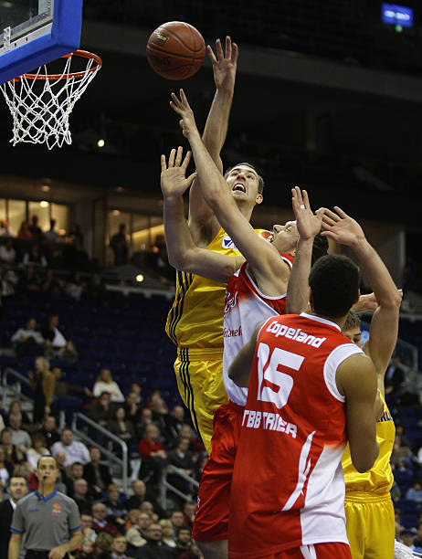 出体育的范 出体育的范