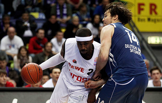 他力压队友 他力压队友