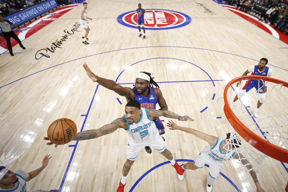 反而用诙谐 反而用诙谐