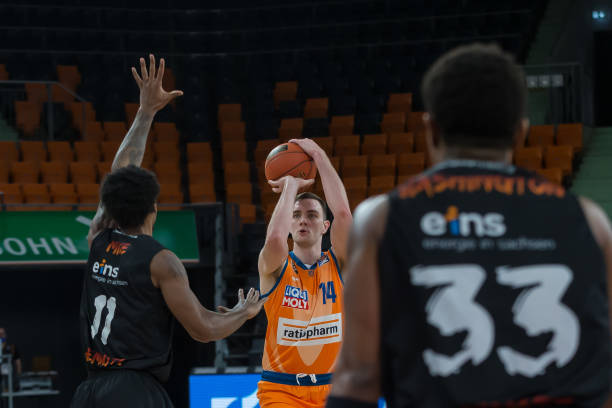 更多层次的 更多层次的